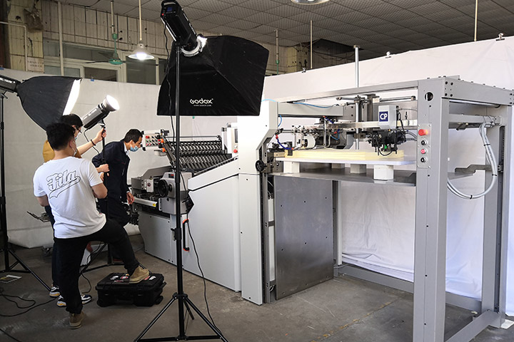 浩信过胶机生产工艺流程片拍摄花絮